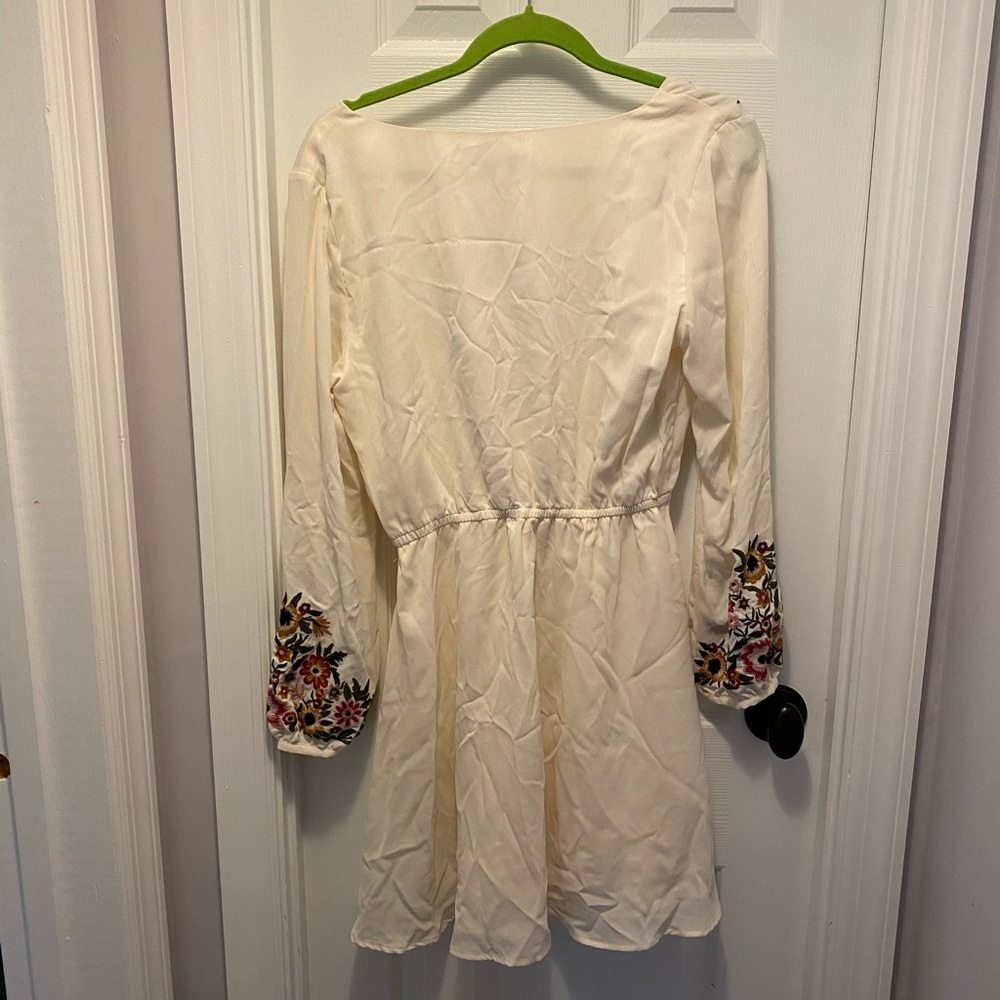 Cupcakes and Cashmere Valeria Embroidered dress M - Picture 6 of 6